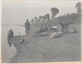Waiting for canoes at Dampar, 1901 (c)