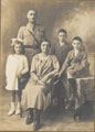 Wilfred and Rebecca Senior and their children, 1917 (c)