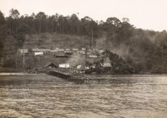 The jetty on Rempang Island crowded with POWs, 1945