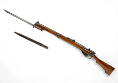 Short Magazine Lee-Enfield Mk III* .303 inch bolt action rifle and bayonet, 1916 (c)