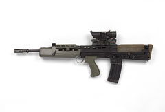 L85A1 SA80 5.56 mm rifle with Trilux sight, 1990 (c)