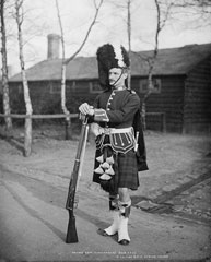 Private, 93rd Highlanders, glass negative, 1895 (c)