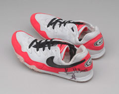 Pair of running shoes, Kelly Holmes, 1998 (c)