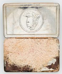 Queen Victoria gift chocolate box, 1900