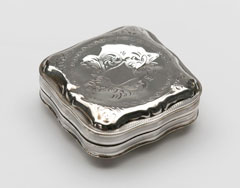Silver snuff box owned by Surgeon Ambrose Hamilton Kelly, 1879 (c)