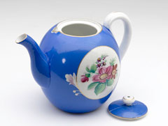 Russian teapot, Gardner ware, Major-General Frederick Roberts, 1880 (c)