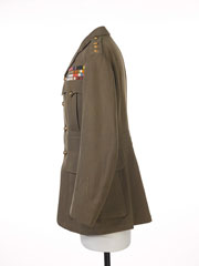 Service dress tunic of the 13th/18th Hussars worn by Lieutenant General Lord Robert Baden-Powell, 1st Baron of Gilwell, 1928 (c)