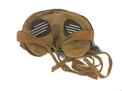 Protective face mask for tank crew, 1917 (c)