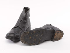 Boots, 1942 (c)