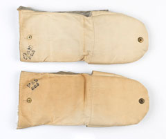 Mittens with removable finger piece, Auxiliary Territorial Service, 1944 (c)