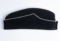 Field service forage cap, side hat, standard type, 2nd Lieutenant E Suren, Bombay Light Patrol, 1933 (c)