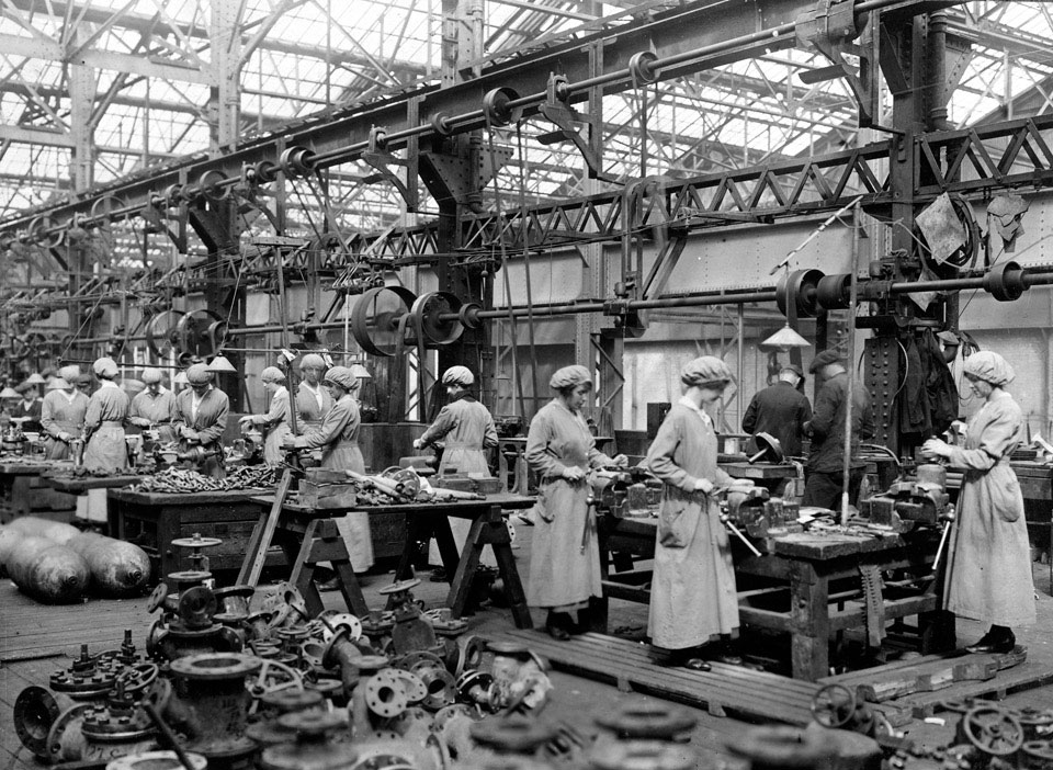 Women working in factory, World War One, 1916 (c)