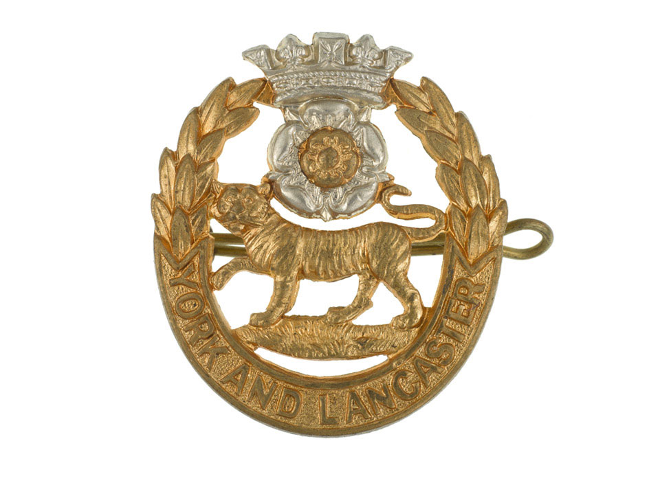 Other ranks' cap badge, The York and Lancaster Regiment, 1921 (c)