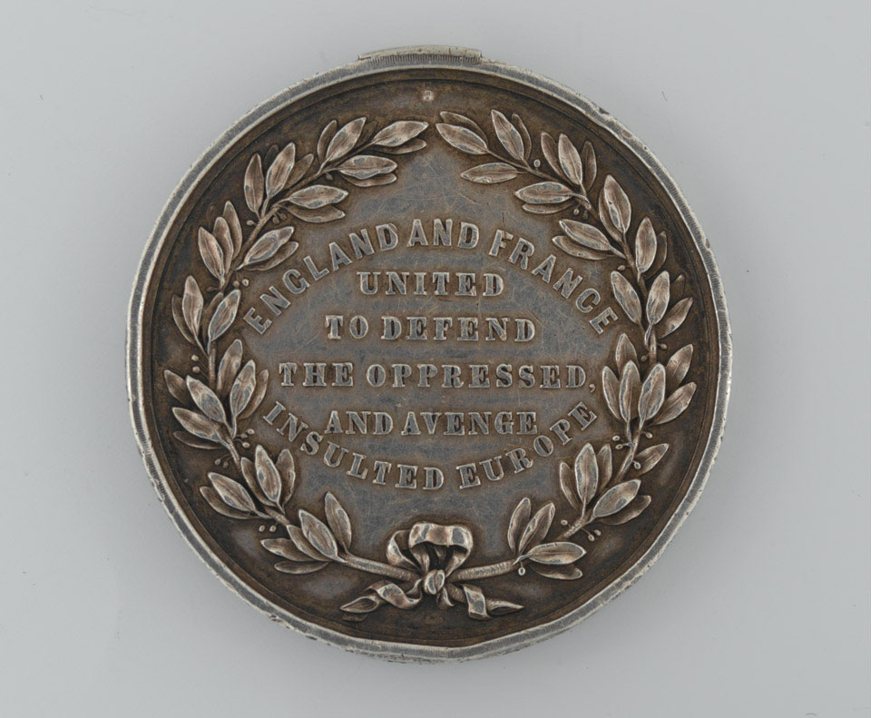 Silver Patriotic Fund medal commemorating the alliance between England ...