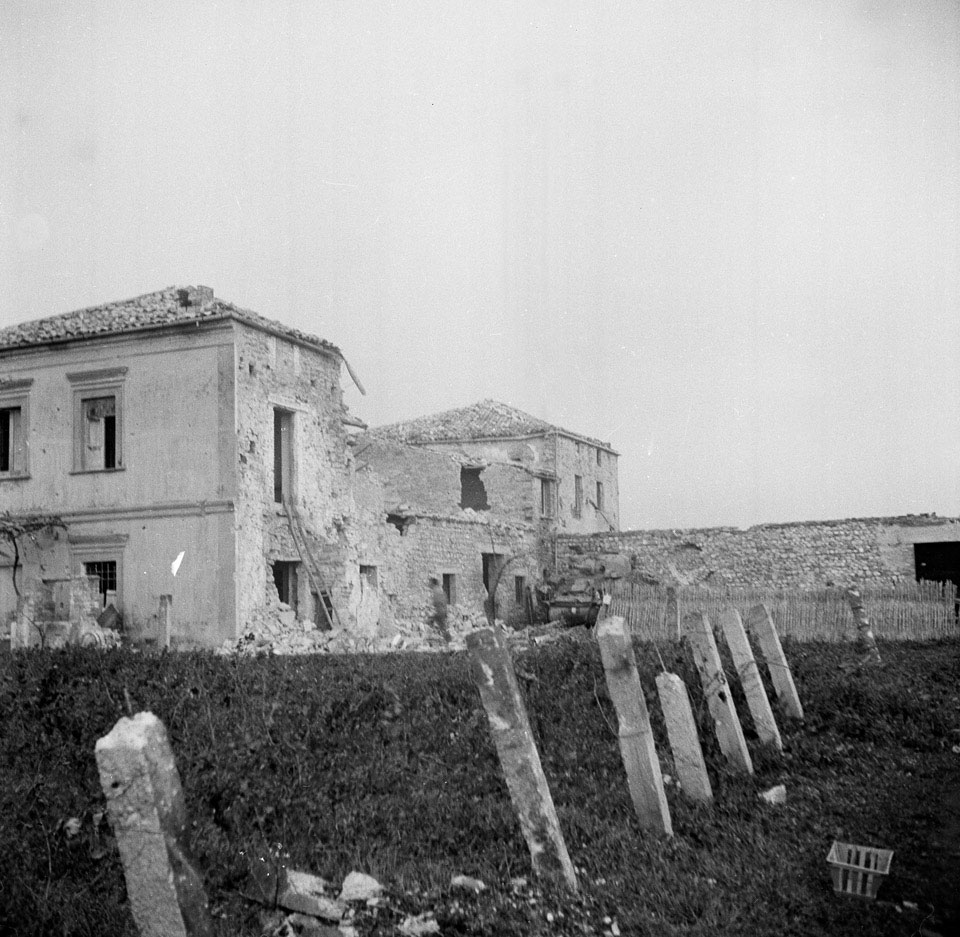 'Double farmhouse', 3rd County of London Yeomanry (Sharpshooters ...