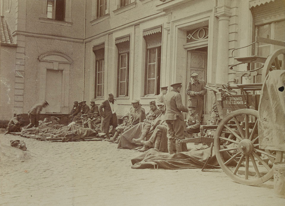Wounded from Ypres at the improvised hospital in Bailleul, May 1915