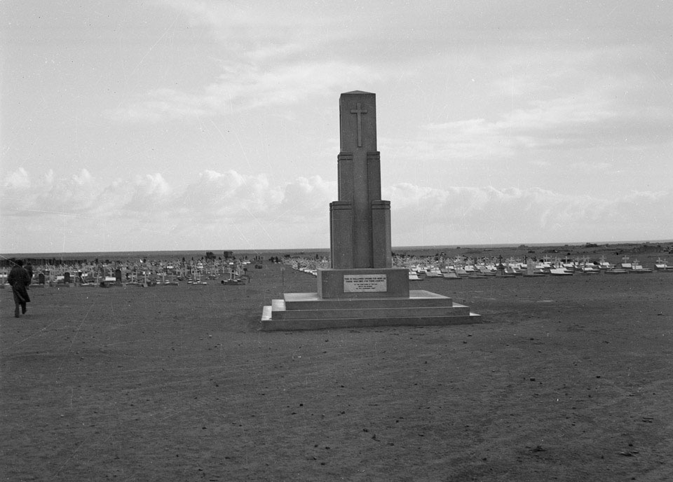tobruk-cemetery-for-allied-troops-libya-1942-online-collection