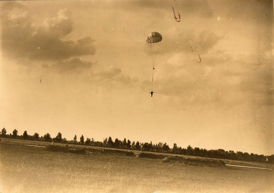 Captain Bowen dropping at Grossa aerodrome, 26 June 1918