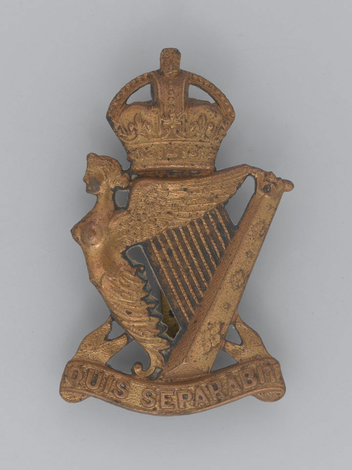 Officers' busby badge, Royal Irish Rifles, 1902 (c)