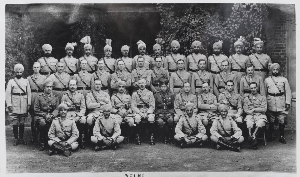 British And Indian Officers Of An Unknown Indian Army Cavalry Unit   113416 