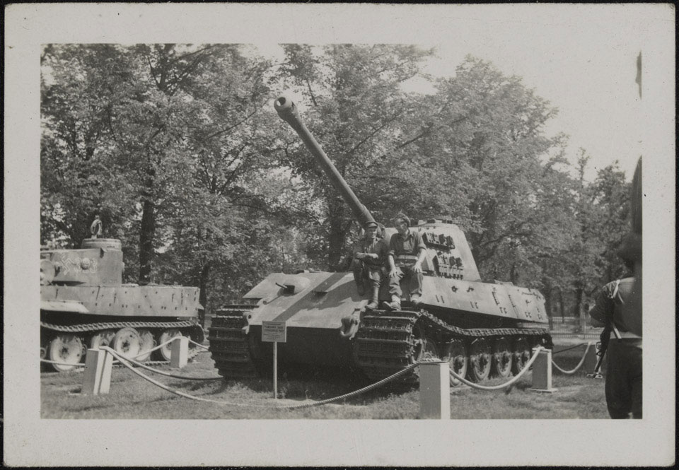 Limited Edition 4COBI 2537 Panzerkampfwagen VI Tiger Ausf.E Hybrid Berlin 1945 