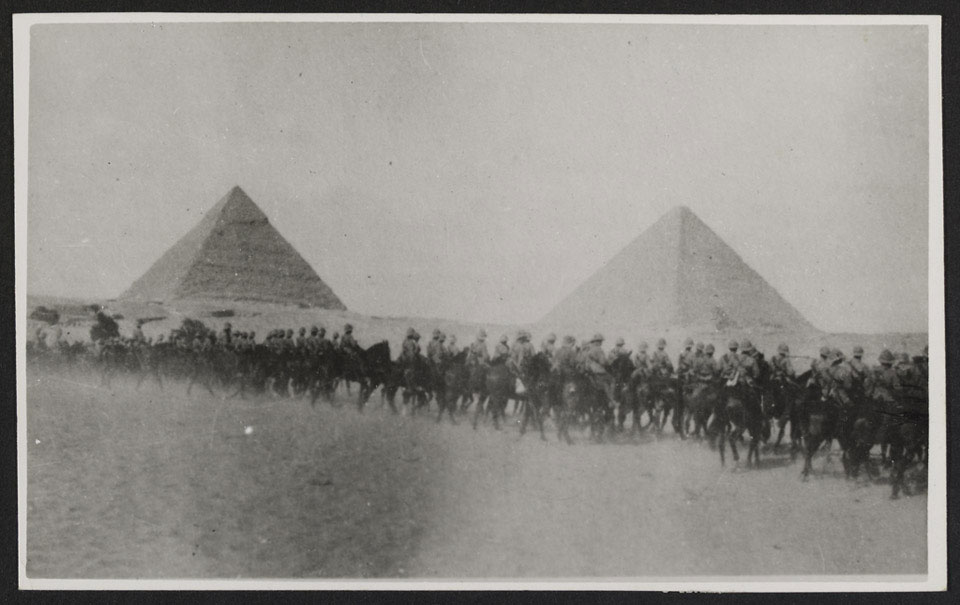 Royal Buckinghamshire Hussars at Giza, 1916 (c)