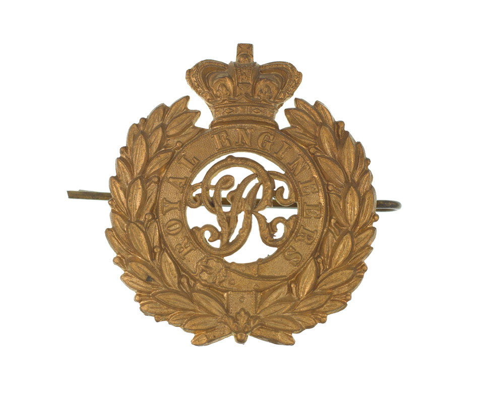 Cap badge, Royal Engineers, 1900 (c)