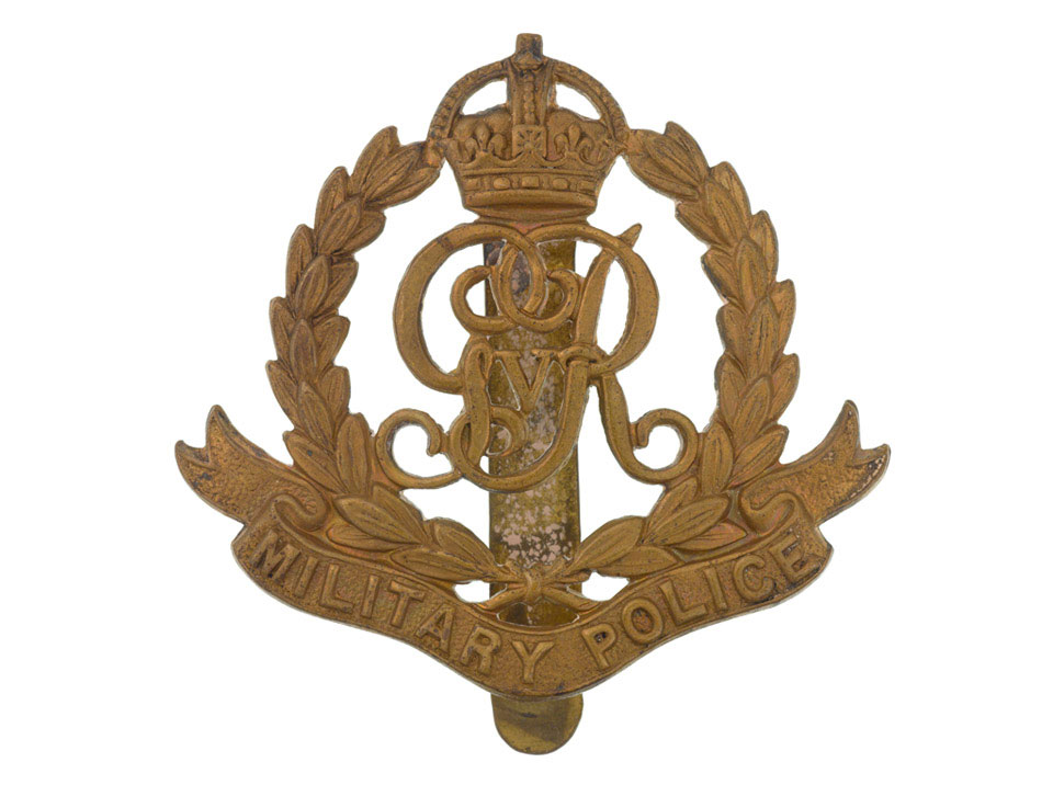 Cap badge, other ranks, Corps of Military Police, 1930 (c)