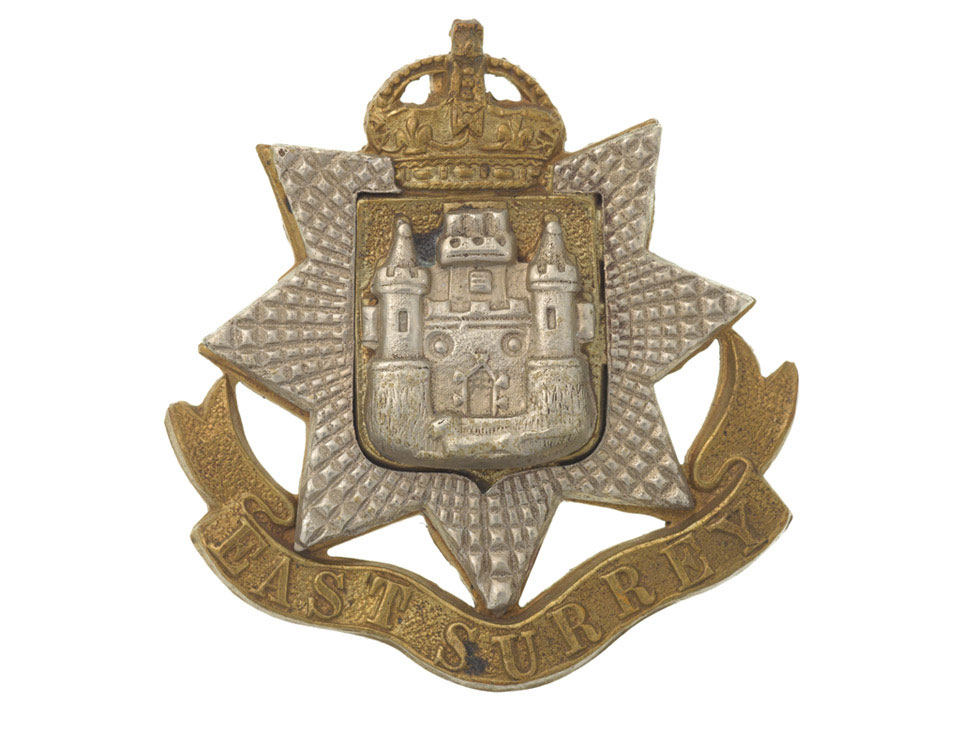 Other ranks' cap badge, The East Surrey Regiment, 1914 (c)