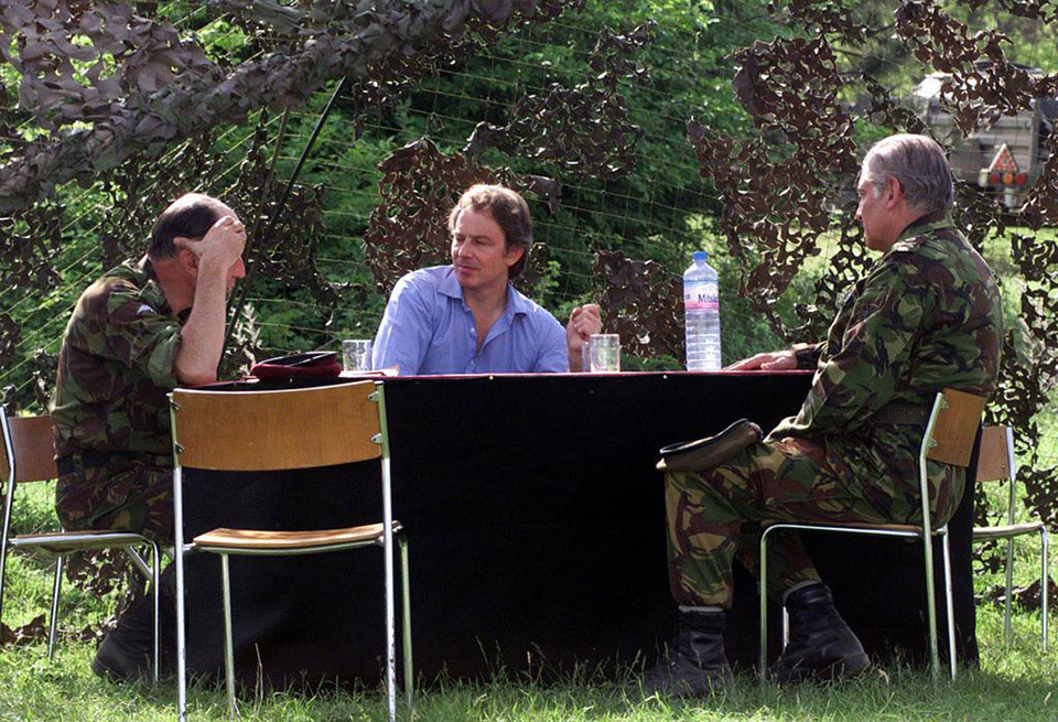 Tony Blair meets senior Army commanders, 1999