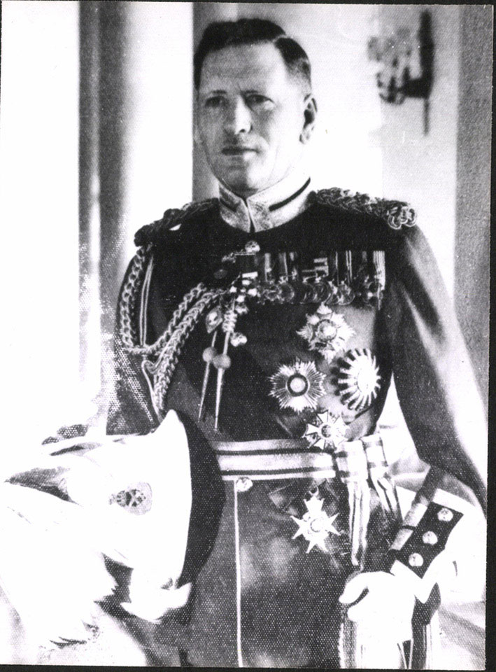 Field Marshal Sir Claude Auchinleck in full dress, 1947 (c)