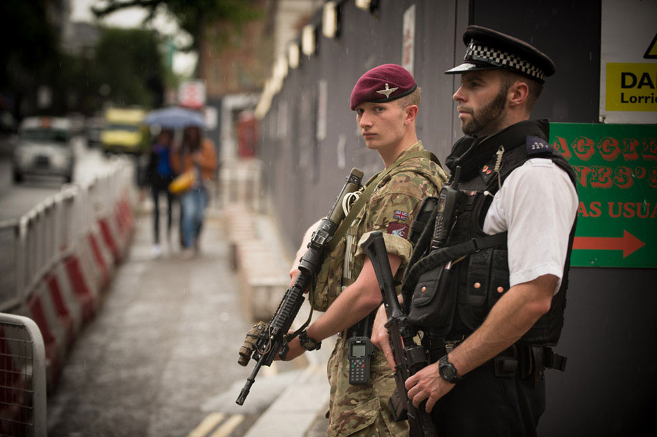 Soldiers from 2nd Battalion, The Parachute Regiment, Operation TEMPERER ...