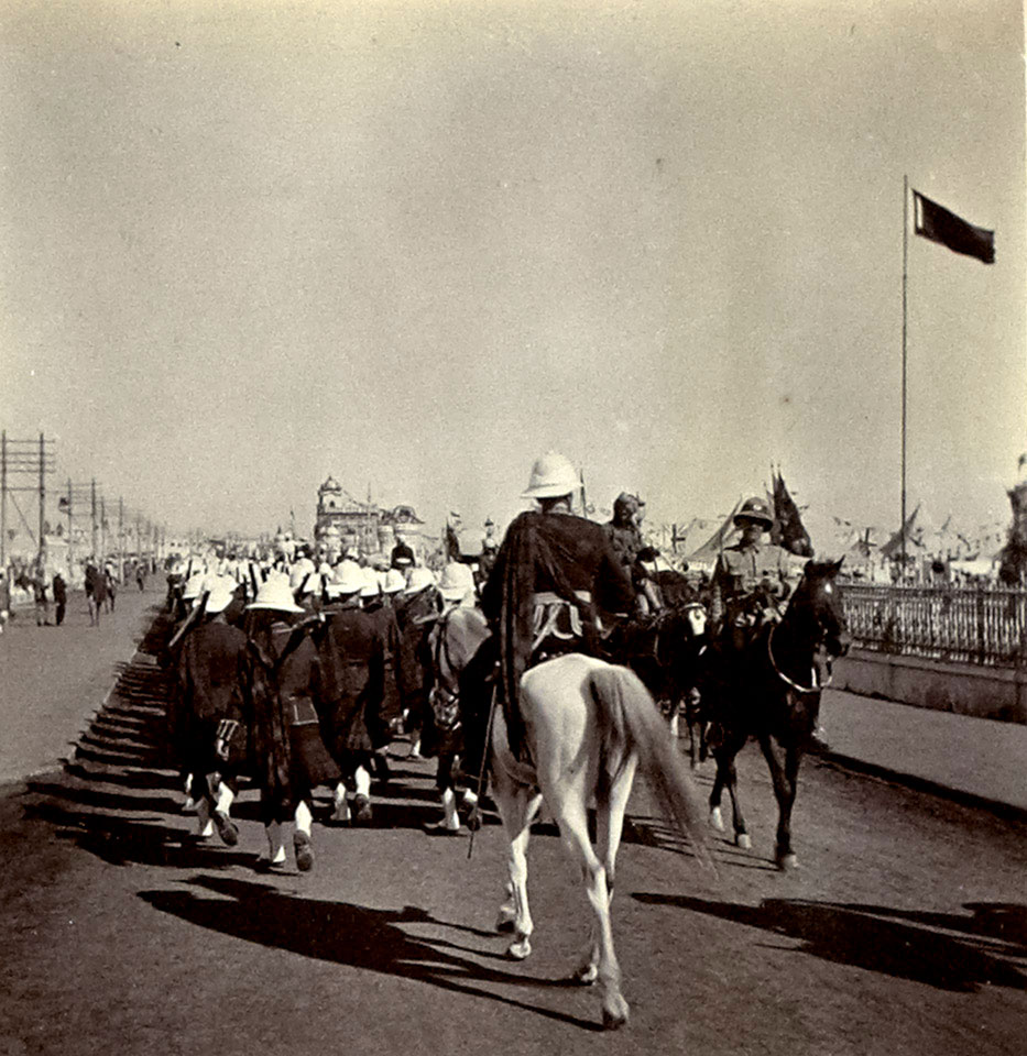 Indochine, Membre de la compagnie coloniale en uniforme, ca.1911