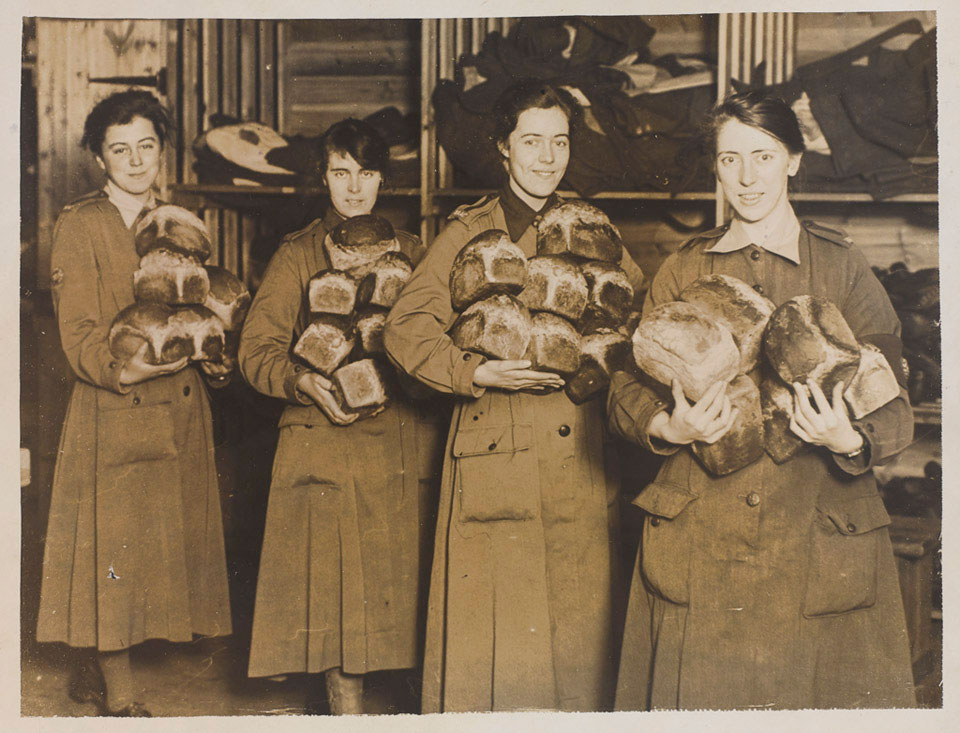 Queen Mary's Army Auxiliary Corps personnel working in a bakery, 1918