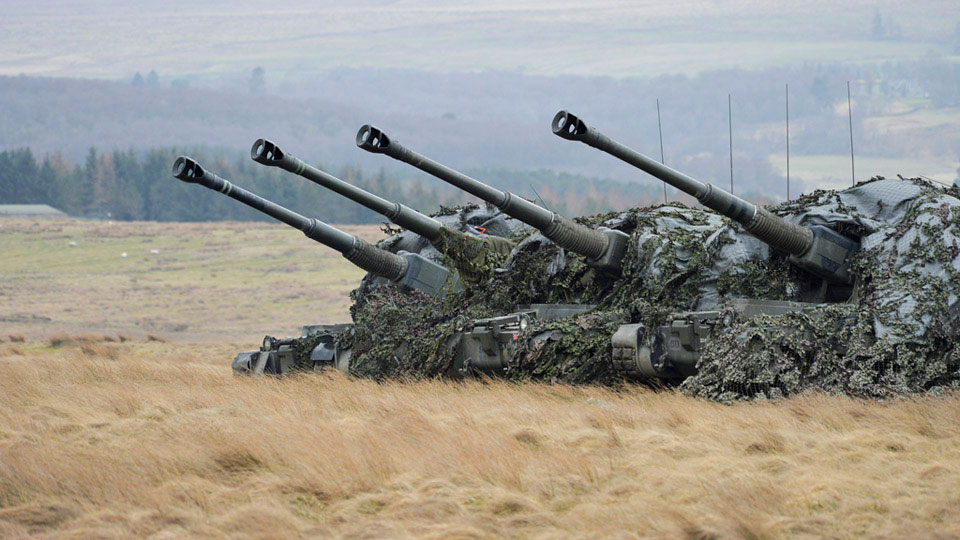 Battery of AS90s of 1 Artillery Brigade, Otterburn Training Area, North Yorkshire, 2015