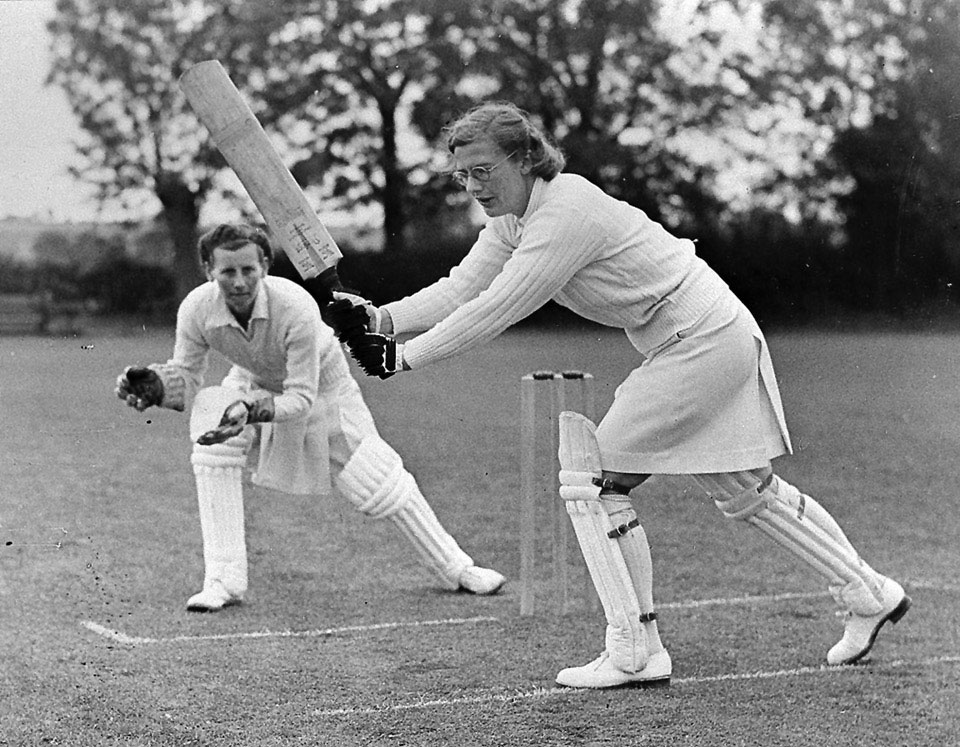 Auxiliary Territorial Service cricket match, 1943 (c)