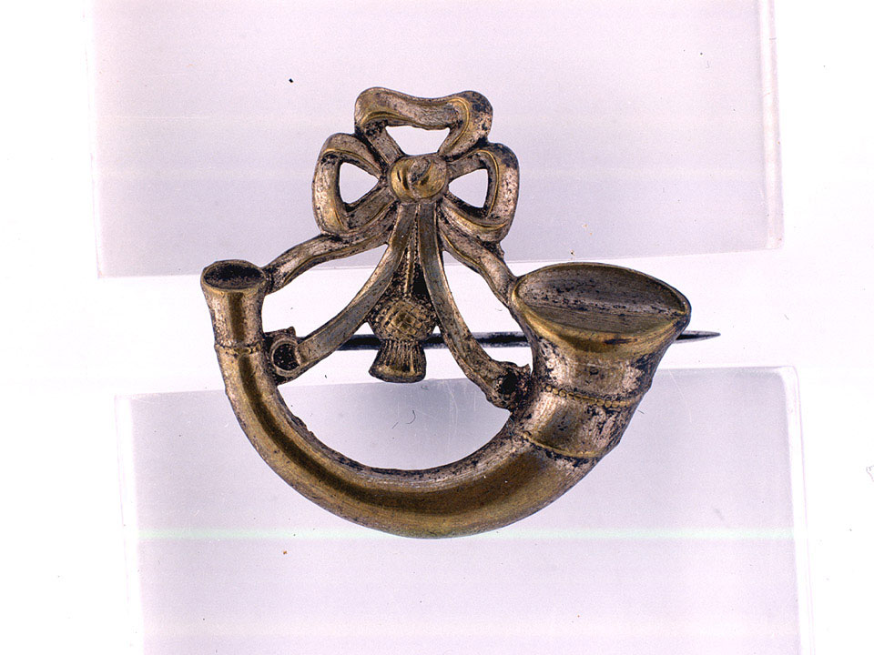 Sweetheart brooch, Nagpur Volunteer Rifles, 1900 (c) Online