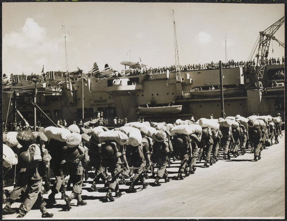 Middlesex Regiment soldiers join HMS 'Unicorn', Hong Kong, August 1950